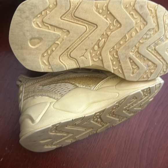 Puma - Picture 4 of 5